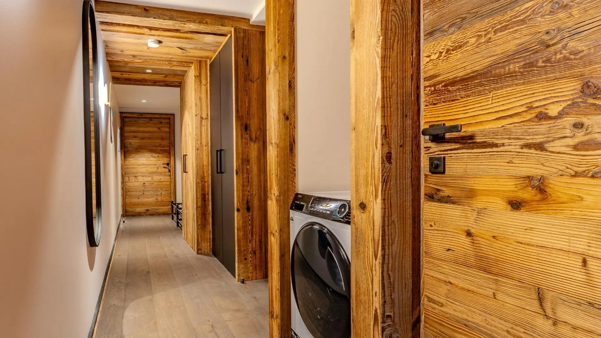 דירה Les Allues Appartement De Luxe Avec Jacuzzi Et Terrasse Panoramique A Meribel - Fr-1-613-134 צרפת