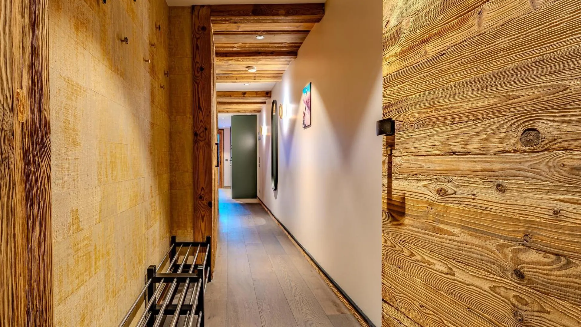 דירה Les Allues Appartement De Luxe Avec Jacuzzi Et Terrasse Panoramique A Meribel - Fr-1-613-134
