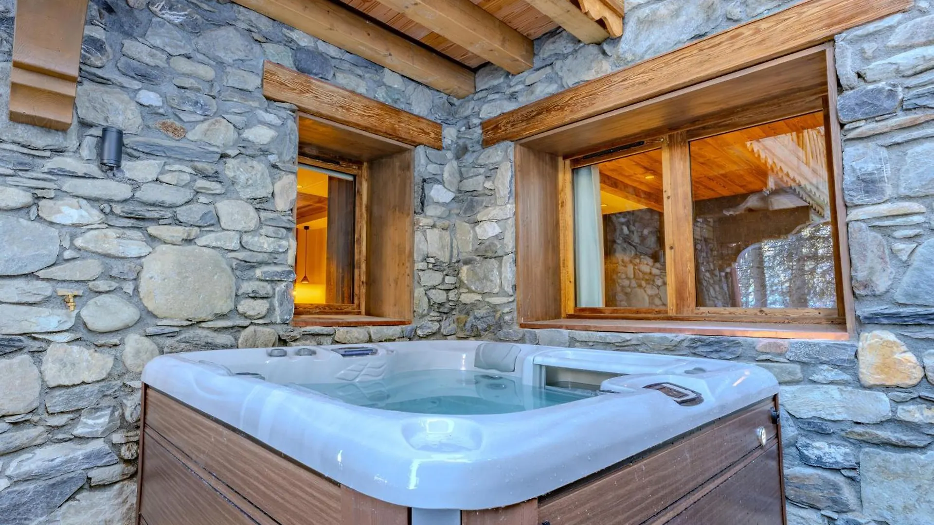 Les Allues Appartement De Luxe Avec Jacuzzi Et Terrasse Panoramique A Meribel - Fr-1-613-134 Les Allues